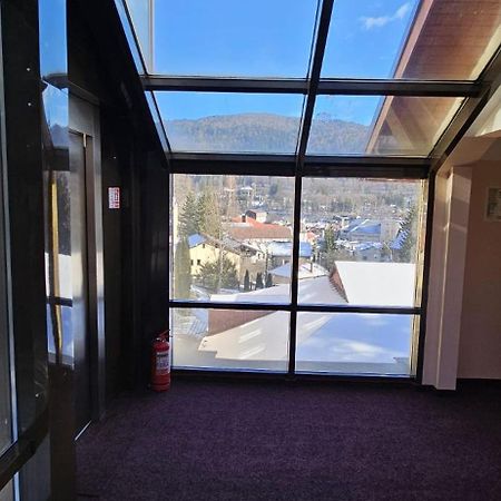 Hostel Cppi Vest Buşteni Eksteriør billede